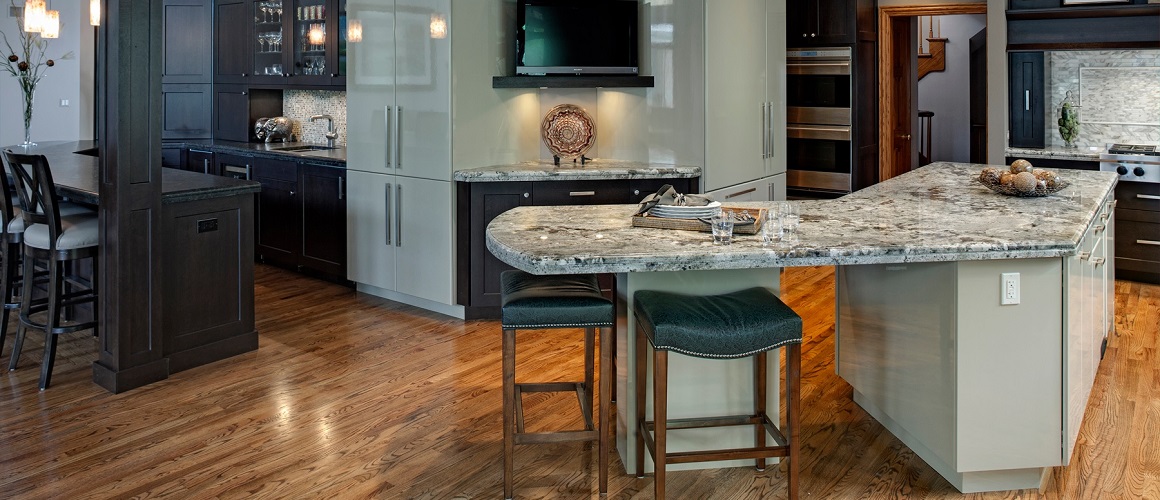 Image showing a kitchen worktop and kitchen cabinets, with a European quality laminate (laminati) worktop stocked by Old Lami Ltd. in Tbilisi, Georgia.